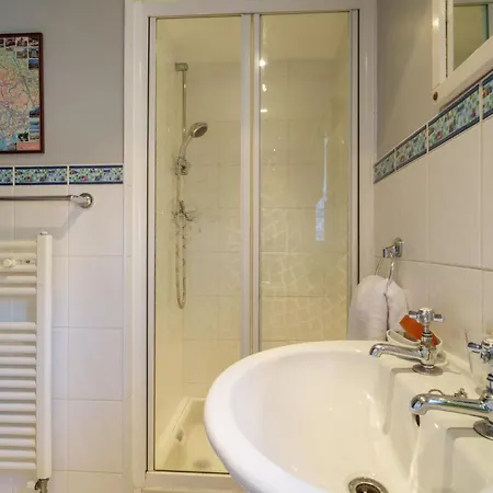 Red Robin - With Parking For One Car Prázdninový dům