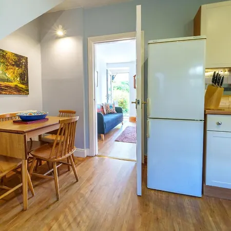 Red Robin - With Parking For One Car Prázdninový dům Ambleside